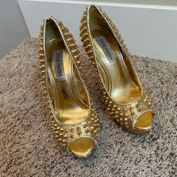 Steve madden spiked gold heels - Picture 2 of 3